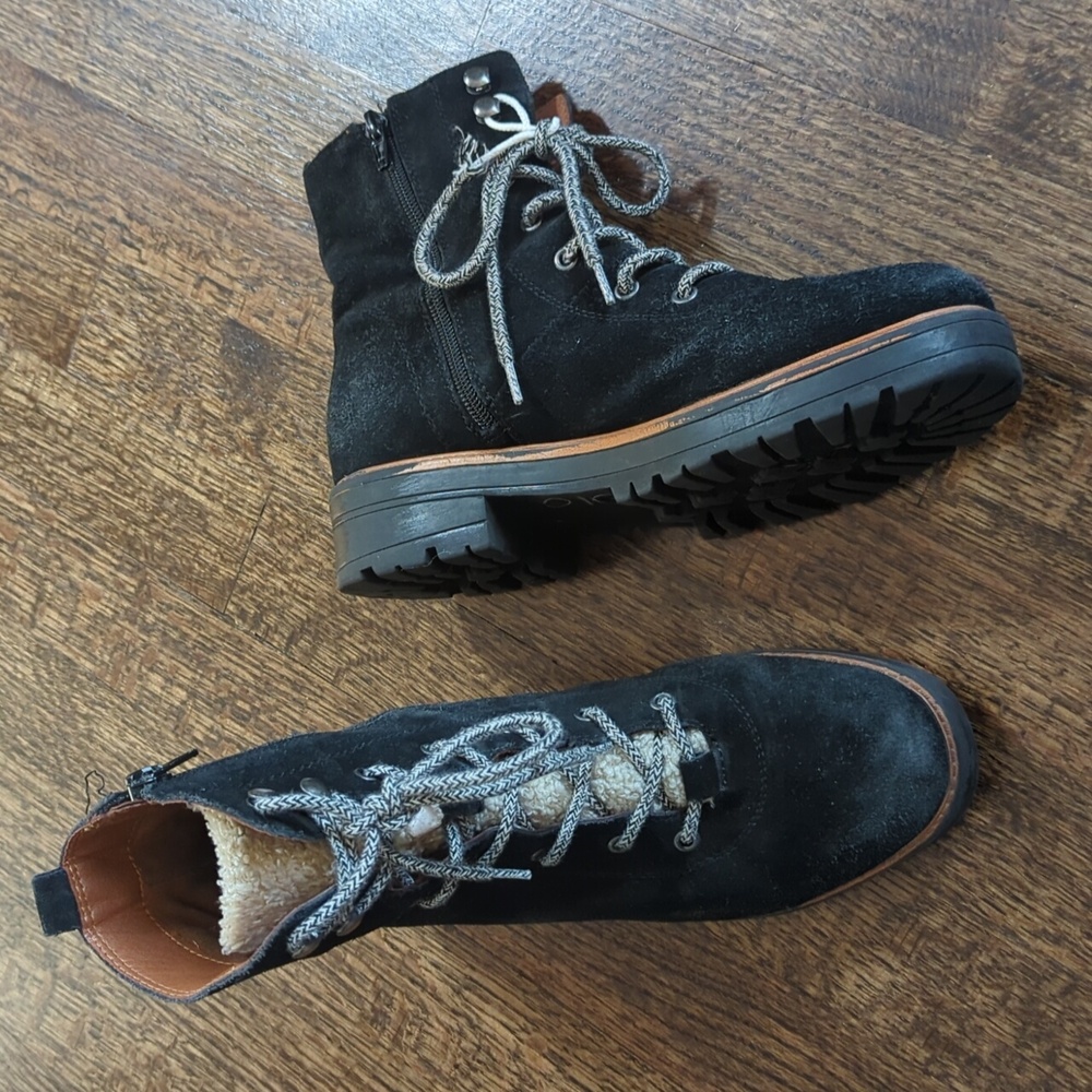 Marc Fisher Izzie Lugsole Black Suede Zip and Lace up Combat Boot sz 7.5M